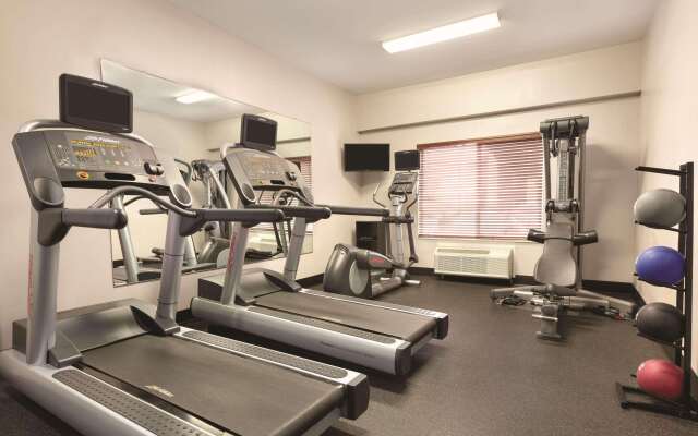 Country Inn & Suites by Radisson, Fresno North, CA
