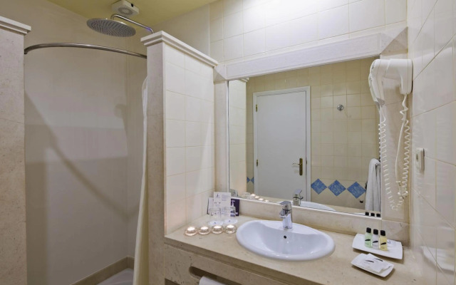 Costa D’Oiro Ambiance Village