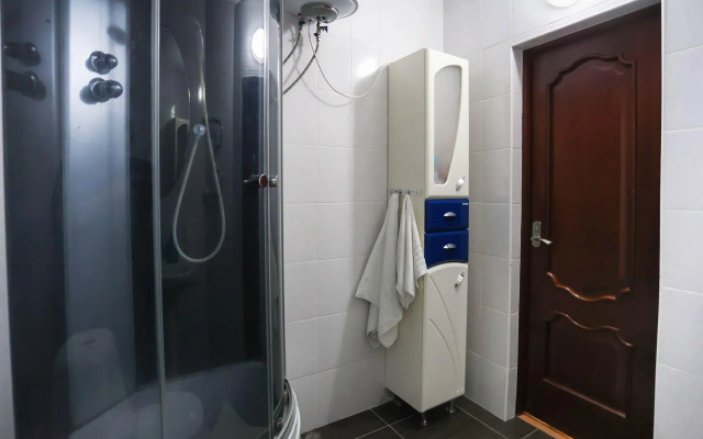 Пять звезд на Ленина 48