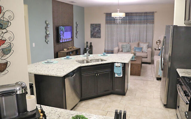 Villa Sunny Solterra Oak