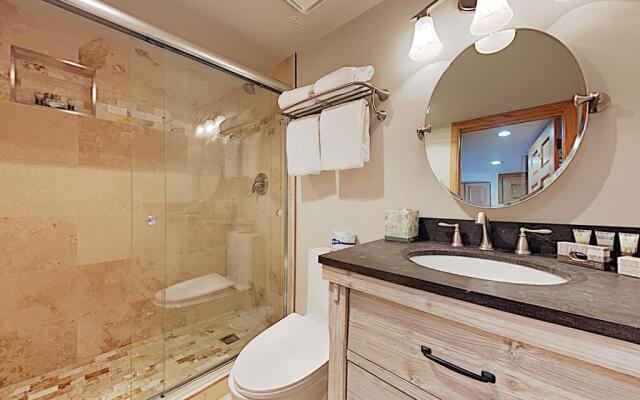 Timberline Condominium Studio Deluxe Unit 318