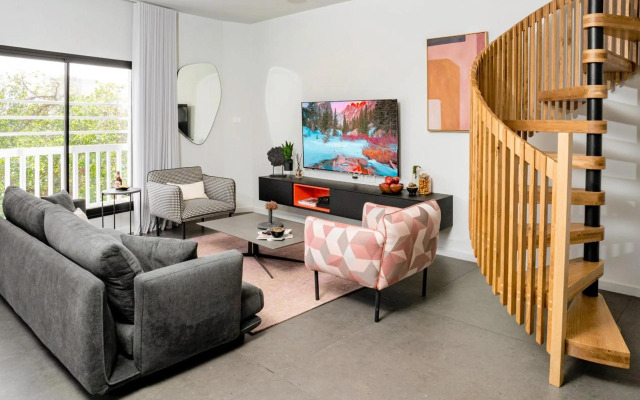 New Duplex 3 Bedroom with Jacuzzi