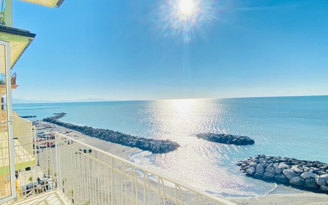 Sea View Apartment with balcony