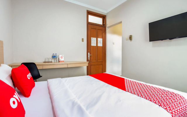 OYO 3819 Hotel Winotosastro