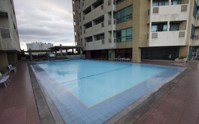 1 Br Robinsons Place Manila Rpr5