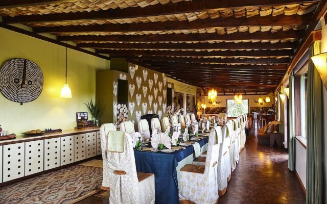 Hatari Lodge