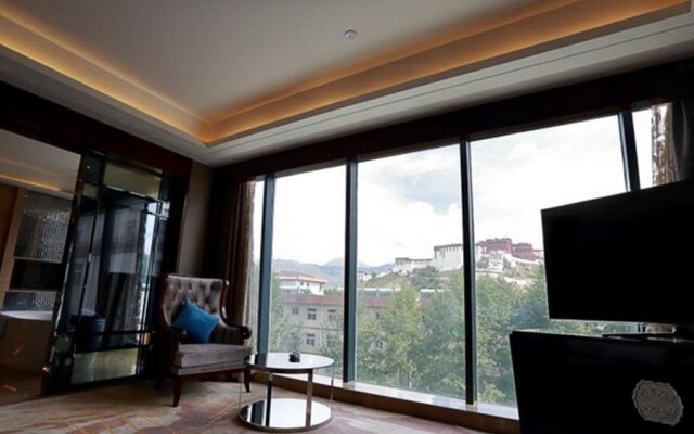 Tibet Minshan Hotel