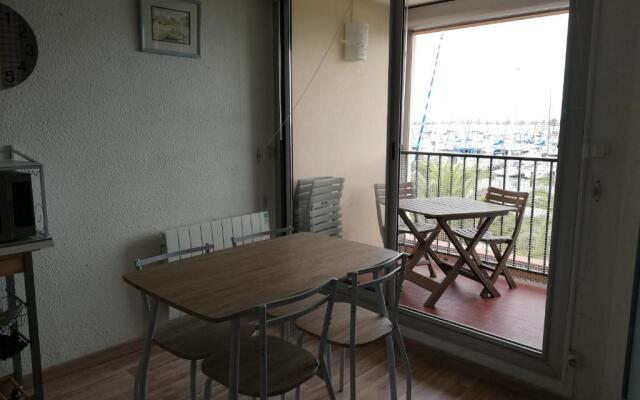 T2 sur le port avec parking