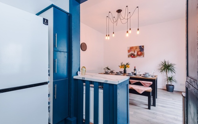 Spacious Home Sleeps 7 in the Heart of Anfield