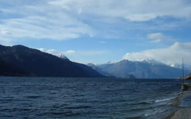 Como Lake Holiday Home