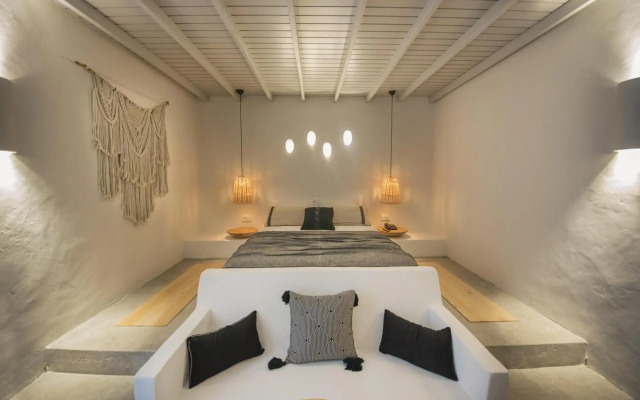 Yacht Boheme Hotel