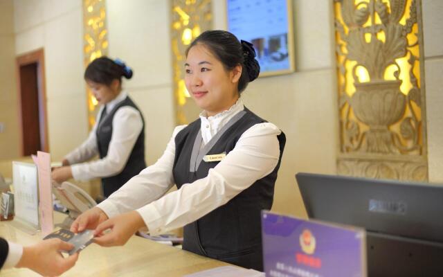 Chonpines Hotels·Zhongshan Xiaolan LRT Station