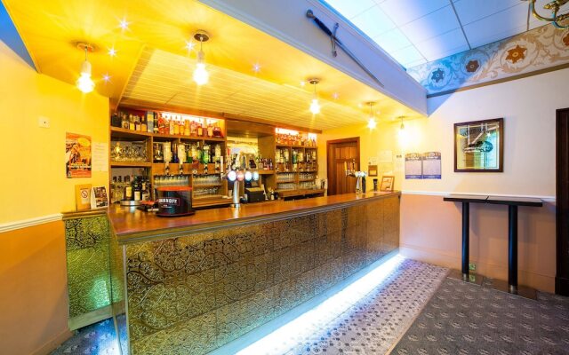 Oyo Douglas Hotel