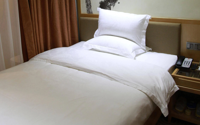 XingHe Business Hotel (Railway Station & Yuexiu Park Branch)
