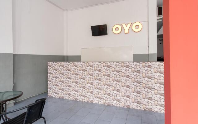 OYO 447 Hutasimo Residence