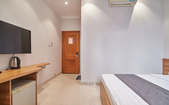 Bin Bin Hotel 2 - Near Him Lam D7