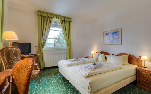 Panorama Berghotel Wettiner Höhe