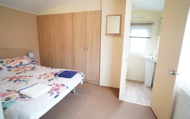 2 Bedroom Caravan in Hunstanton Dogs go Free