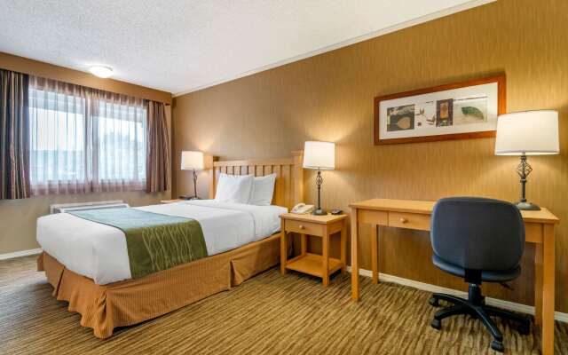 Econo Lodge Inn & Suites