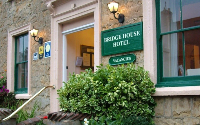 Bridge House Hotel