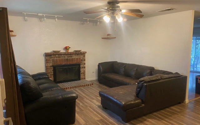 WHOLE Family - Rosemont - Hostel