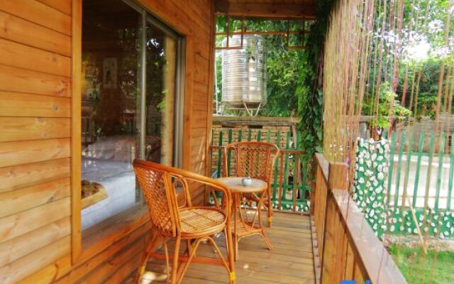 Jane Yiju Seaview B&B