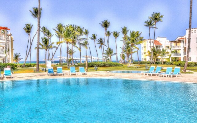 Beachfront Glamorous Apartment With Ocean Views