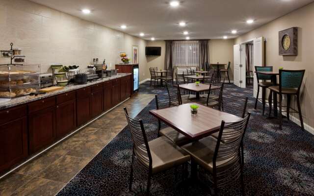 GrandStay Hotel & Suites