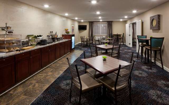 GrandStay Hotel & Suites