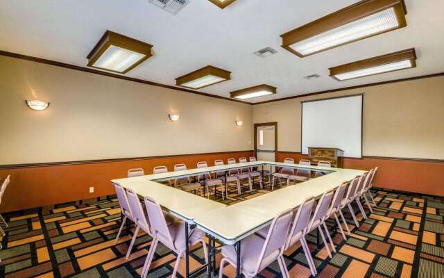 Econo Lodge Inn & Suites Eagle Pass