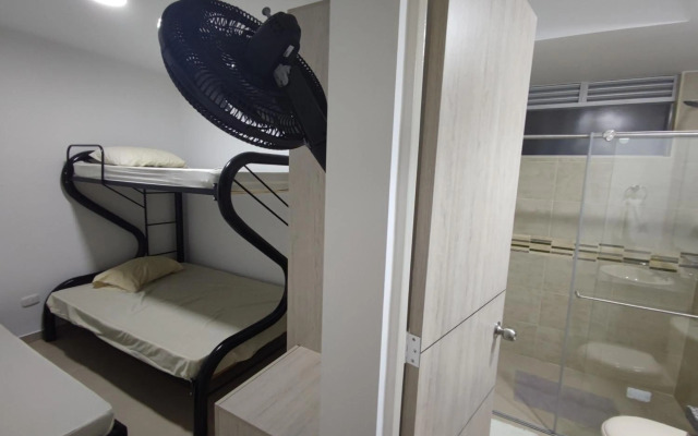 Hermoso apartamento con piscina (alberca).