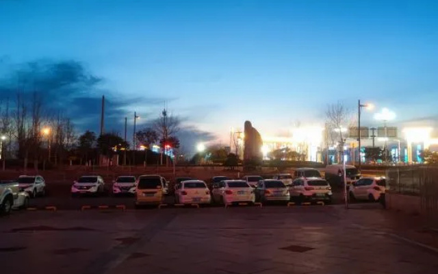 Vienna Hotel (Linyi Langya Ancient City Hedong Wuyue Plaza Branch) – Outside – Linyi
