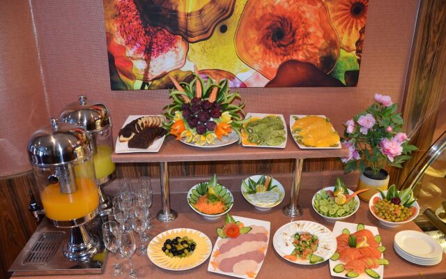 Clemence Hotel Suites
