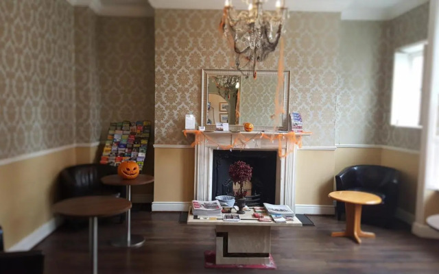 Hazelbrook Lodge