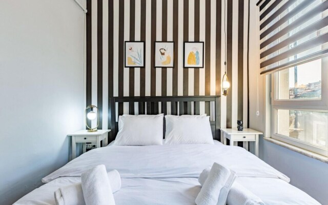 Flat Within Walking Distance to Istiklal Street