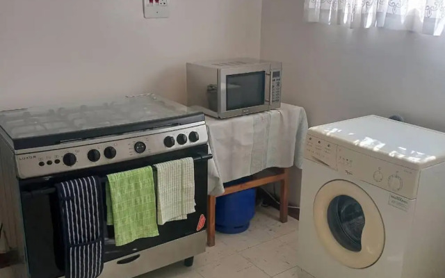 2 bed Guesthouse in Mabelreign - 2012