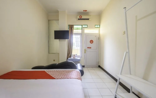 OYO Flagship 1779 Syahransah Guest House