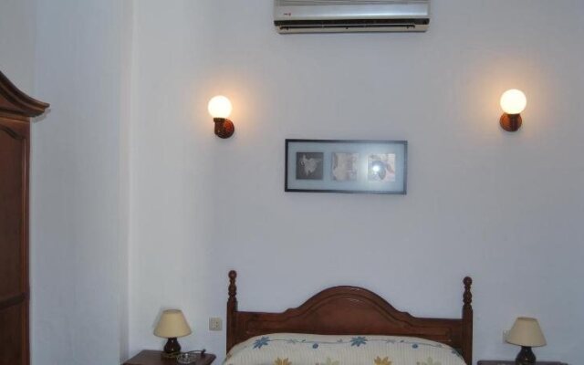 Hostal Avenida by Bossh! Hotels