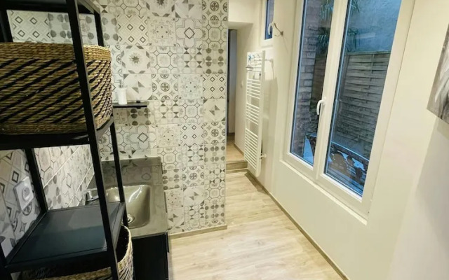 La Cour Barbatre Calme