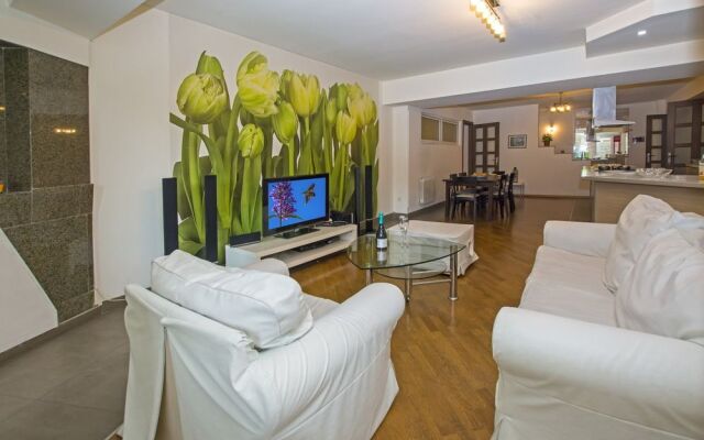 FlatsInYerevan - Apartments by Republic Square