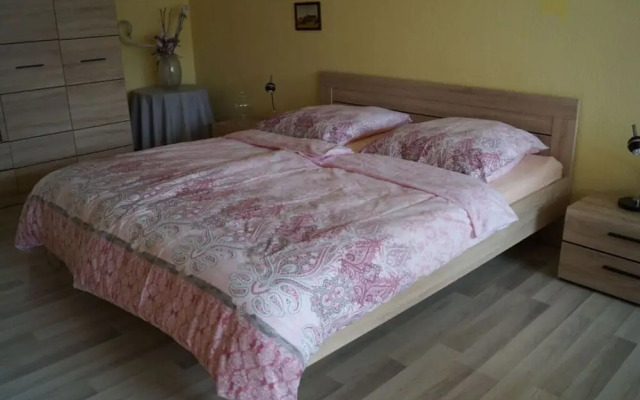 Lovely Apartment in Kirn