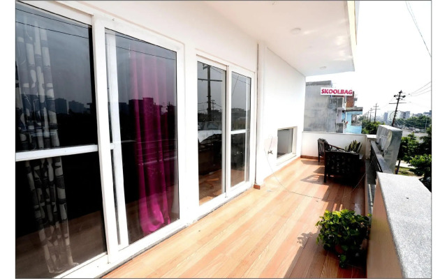 OYO Flagship 70002 Gupta Residency