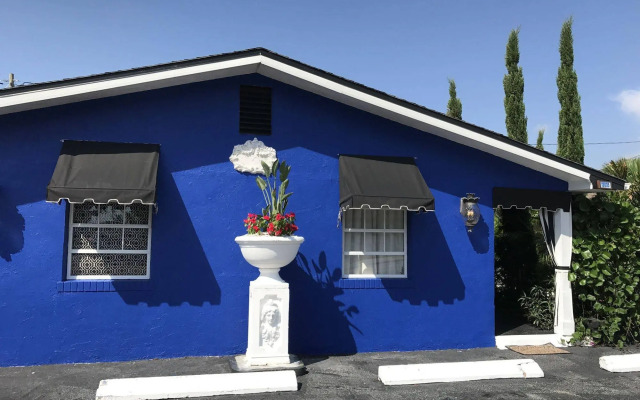 Beach House Cabanas