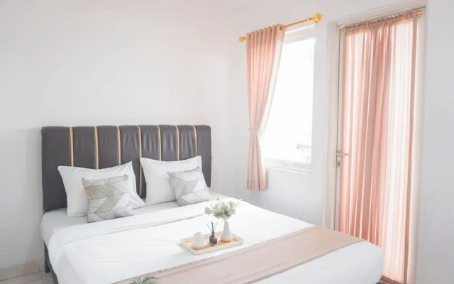 Cozy Living 1BR at Sentul Tower Apartment