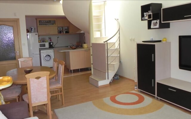 Maisonette Picadilly