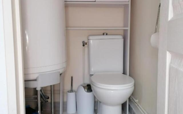 Charmante Maisonnette indépendante avec parking 5 mn Rouen