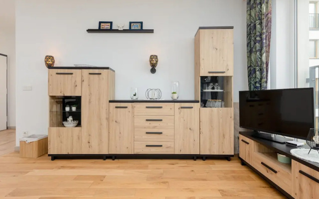 Apartment Kotsisa + Parking by Renters