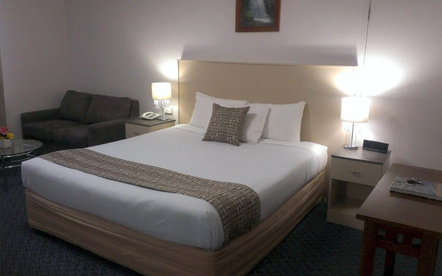 Lindy Lodge Motel