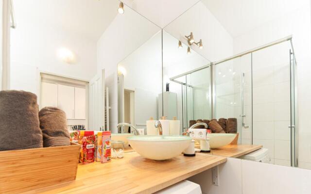 Luxurious and Bright, 5 min walk to city center