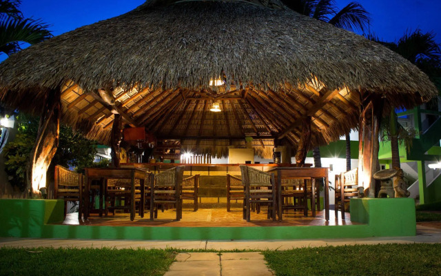 Suites & Hotel Punta Esmeralda